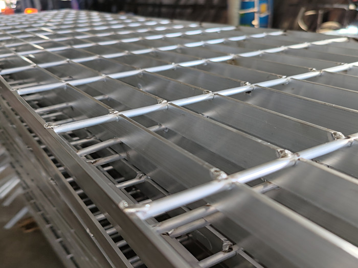 1650000961175070290.jpg P20305-144823.jpg